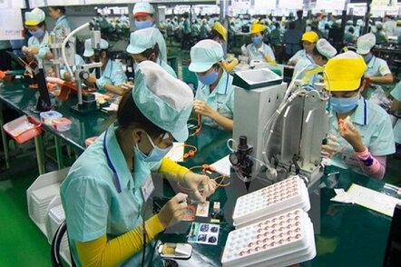企業遭疫情影響導致需要減少工時、暫緩履行勞動合同或裁員注意事項